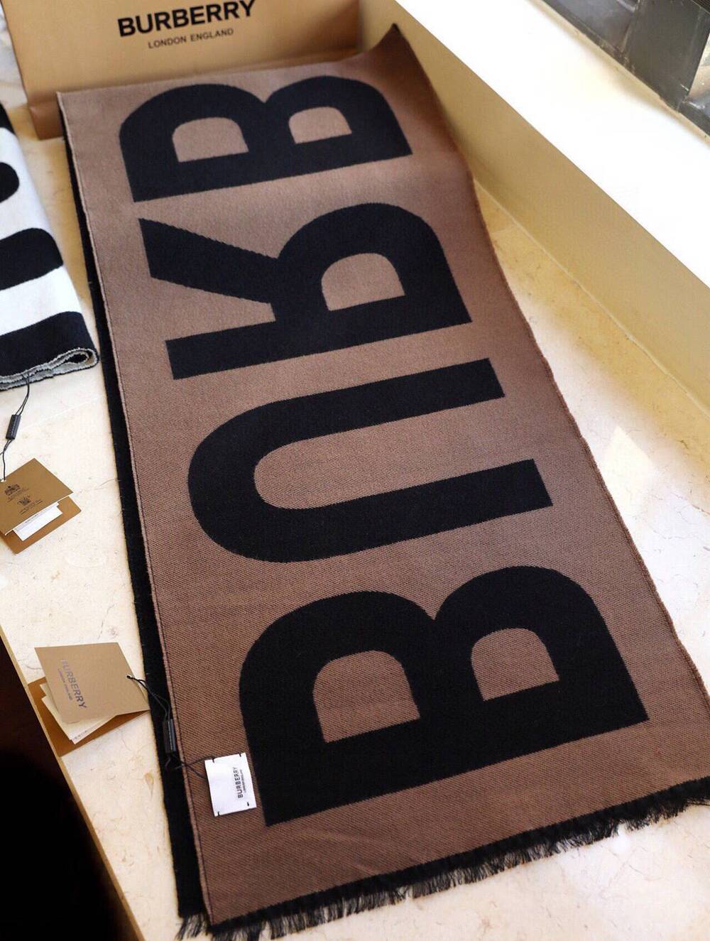 Burberry Scarf - Picture 3 of 7